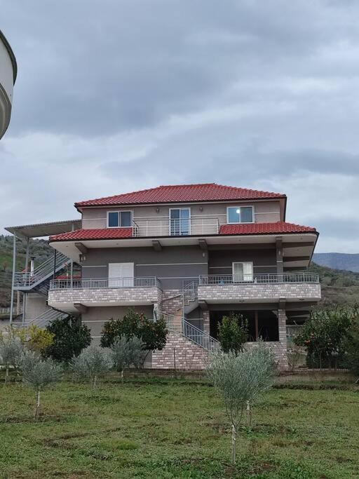 Guest House Ilir Berat Ngoại thất bức ảnh