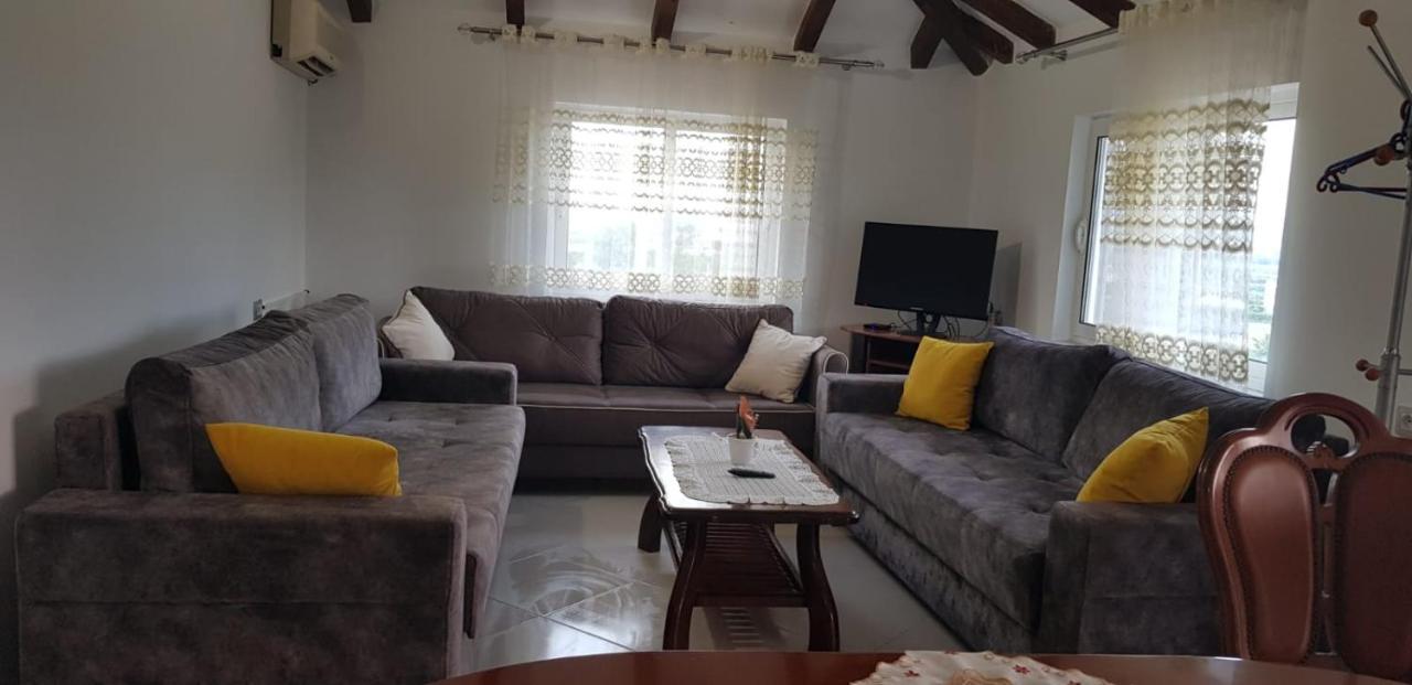 Guest House Ilir Berat Ngoại thất bức ảnh