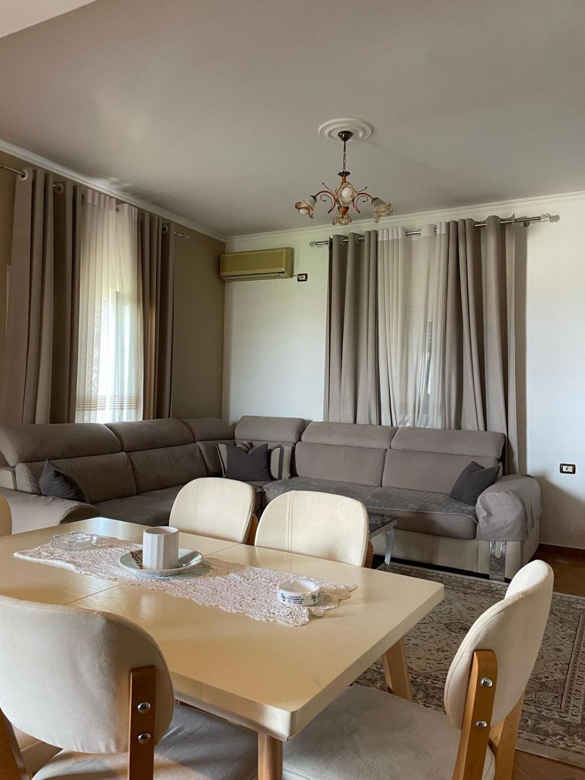 Guest House Ilir Berat Ngoại thất bức ảnh