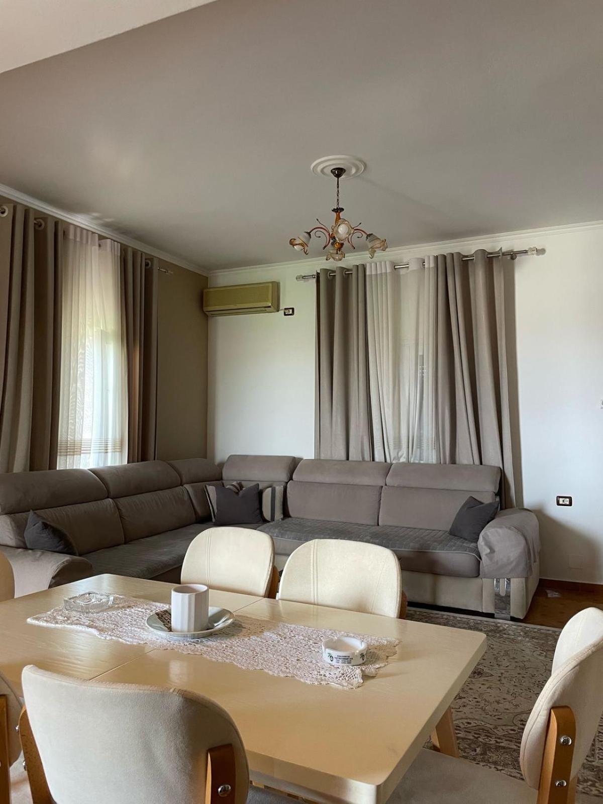 Guest House Ilir Berat Ngoại thất bức ảnh